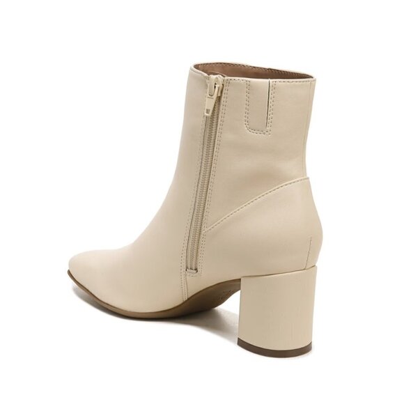 Naturalizer Wrenley Bootie (Wide) - Picture 9 of 9